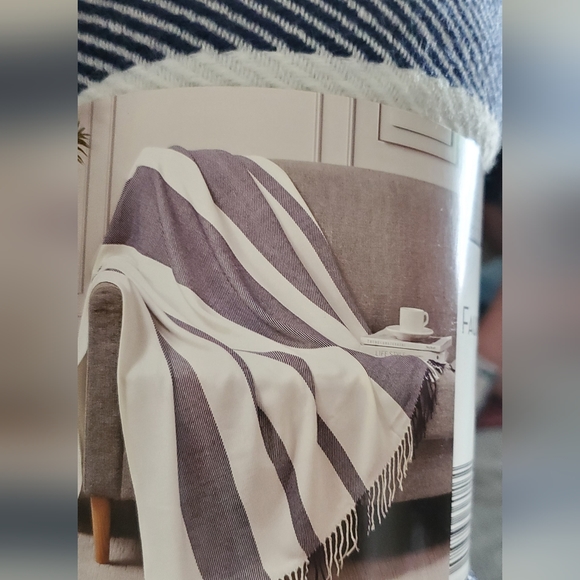 Huntington Home Faux Cashmere Blanket Brand New. - Picture 5 of 8
